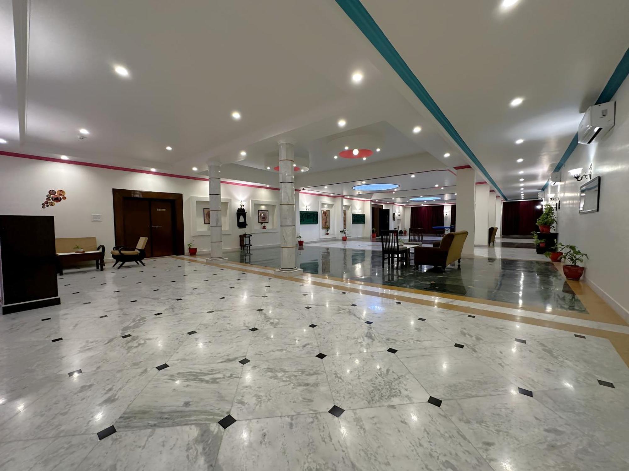 A S Hotels Khadzsuráhó Kültér fotó
