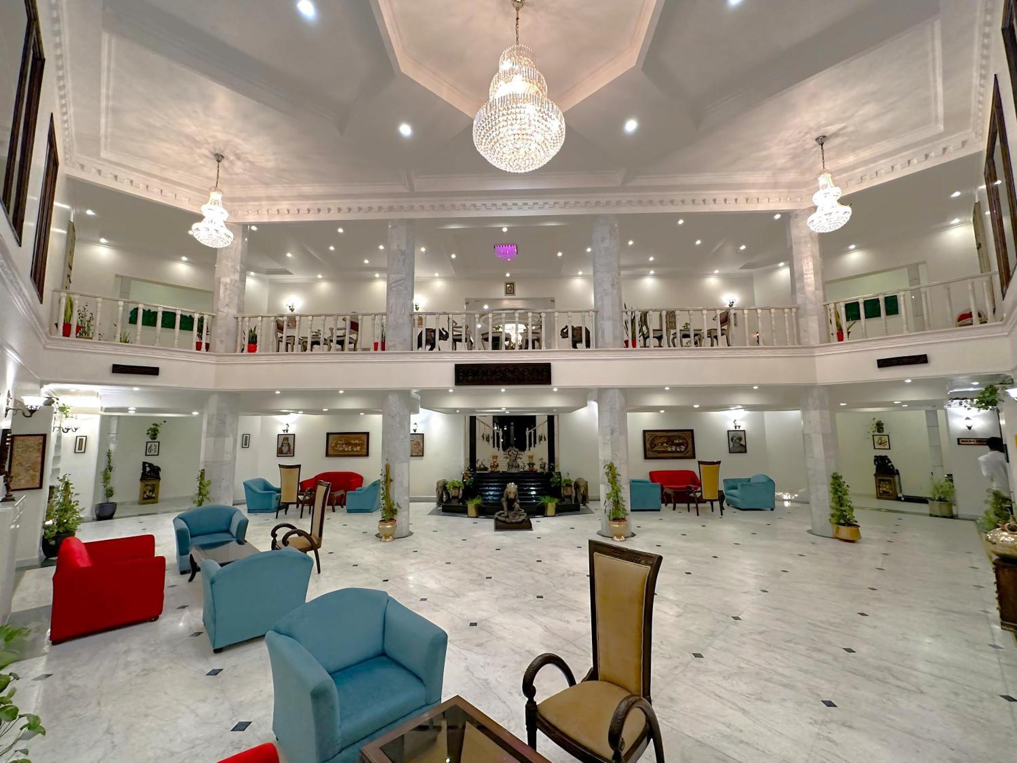 A S Hotels Khadzsuráhó Kültér fotó