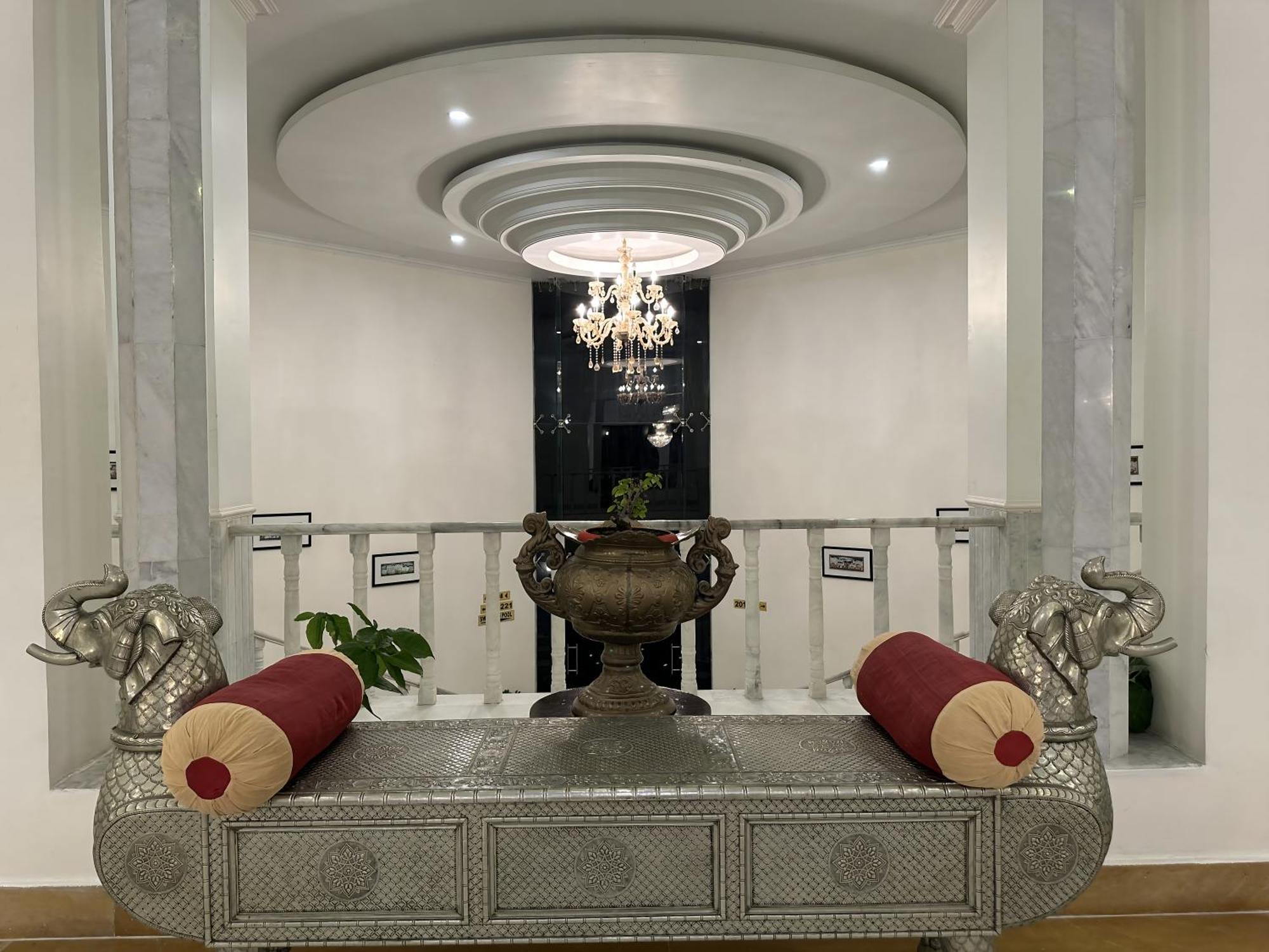 A S Hotels Khadzsuráhó Kültér fotó